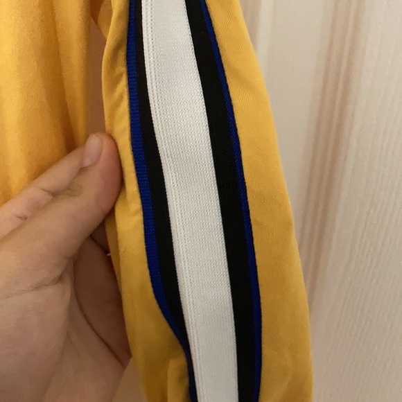 A mustard long sleeve with strips down the sides - Picture 3 of 3
